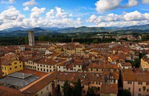 Ciudad de Lucca en la Toscana italiana