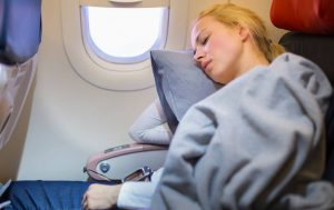 Dormir en el avión en vuelos largos