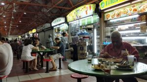 Comer en Hawkers en Singapur