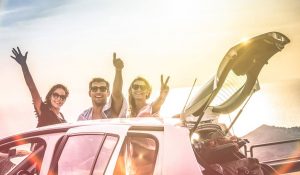 Cómo viajar en coche por poco dinero